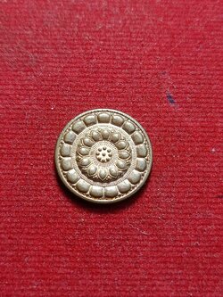 เหรียญดอกบัวบานอาจารย์คลังแสง วัดเขากุฎิ จ.สงขลา (SKU-03318)