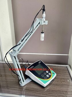 เครื่องวัดความเป็นกรด-ด่าง แบบตั้งโต๊ะ รุ่น pH 700 with Glass Electrode,ยี่ห้อ Eutech / Singapore PH700 - Glass Electrode