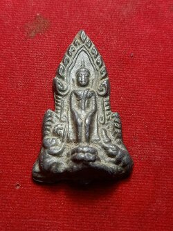 พระหล่อปางป่าเลไลย์ วัดไก่จ้น เนื้อชินตะกั่วสนิมแดง จ.พระนครศรีอยุธยา ปี 2516 (SKU-07498)