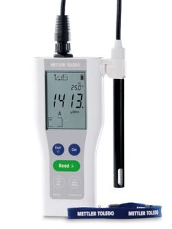 เครื่องวัดค่าการนำไฟฟ้า Conductivity Meter(แบบพกพา),F3 FiveGo, with LE703-IP67, ยี่ห้อ Mettler-Toledo F3-LE703-IP67