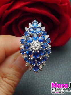 แหวนไพลิน ซีลอน ล้อมเพชรแท้ แบบแหวนทรงมาคี หน้ากว้าง ใส่เต็มนิ้วสุดๆ