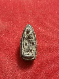 พระสิวลีองค์จ้อย มีย่าม หลวงพ่อกวย วัดโฆสิตาราม เนื้อสีดำ ชัยนาท (SKU-00831)