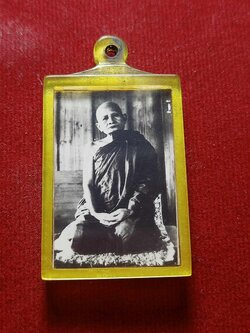 รูปถ่ายหลวงปู่แหวน หลังไม่ทราบหลวงพ่อ (SKU-03824)