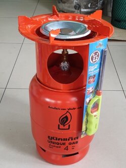 ถังแก๊สปิคนิค ไม่รวมน้ำแก๊ส ยี่ห้อ ยูนิคแก๊ส 4 กก.ไม่รวมน้ำแก๊ส พร้อมหัวเตา โครงปิคนิค 2 in 1 บังลมในตัว ฟรี ปืนจุดแก๊ส