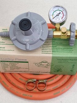 Lucky flame หัวปรับแก๊สเซฟตี้แรงดันต่ำ มีมาตรวัดความดัน รุ่น LS-325SG พร้อมสาย NCR คุณภาพสูงมาตรฐาน มอก.2 ม.ตัวรัด 2 ตัว