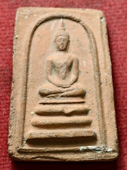 พระผงหลวงพ่อขอม วัดไผ่โรงวัว จ.สุพรรณบุรี (SKU-13445)