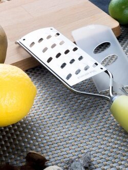 G-101GN-4 ที่ขูดผลไม้ สีเขียว 4 ช่อง