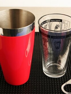 BSKG-1 ที่ผสมค็อคเทลบอสตันสเตนเลสครอบยางพร้อมแก้วมีสูตรผสม