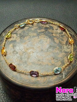 สร้อยข้อมือ ประดับพลอยแท้ 5 สี คั่นด้วยลายโซ่ การผสมผสานของสีพลอยแท้ หลากสีสัน ออกมามีความโดดเด่น สวยสะดุดตา