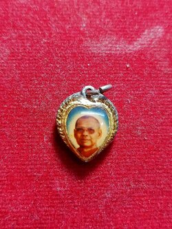 ล็อกเก็ตหัวใจ หลวงพ่อฤาษีลิงดำ วัดท่าซุง จ.อุทัยธานี (SKU-02387)