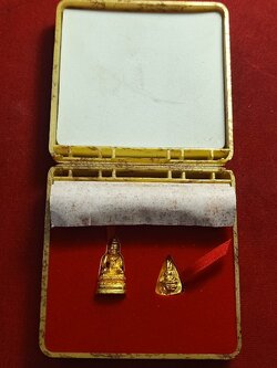 ชุดพระกริ่งพระพุทธนวมหาราชายุจฉับปริวัตนมงคล+นางพญา สก พร้อมกล่อง (SKU-00863)