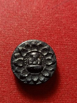 พระปิดตาจันทร์ลอย หลังยันต์ ลงรัก เจ้าคุณวิเชียร วัดเครือวัลย์ จ.ชลบุรี (SKU-12796)