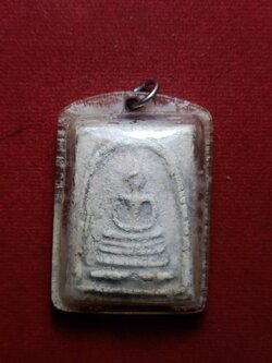 พระสมเด็จเผ่าศรียานนท์ พิมพ์ใหญ่ หลังตราโล่ตำรวจ(ตราแผ่นดิน) หลวงปู่นาค วัดอรุณราชวราราม (วัดแจ้ง) กทม. ผสมผงวัดระฆัง (SKU-08088)