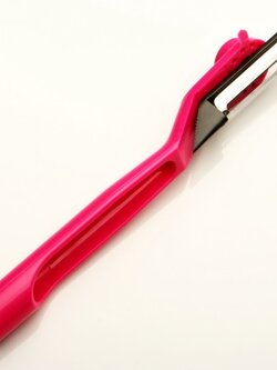 M-404P ที่ปอกผิวผลไม้ สีบานเย็น