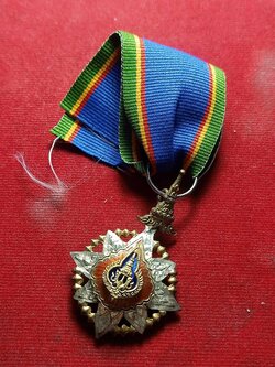 เครื่องราชอิสริยาภรณ์ เนื้อเงิน ชั้นตริตาราชมงกุฎไทย หลัง.จปร (SKU-03707)