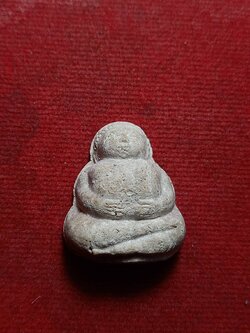 พระสังกัจจายน์เนื้อผง รุ่น 1 หลวงพ่ออุ้น วัดตาลกง จ.เพชรบุรี ปี 2548 (SKU-11619)