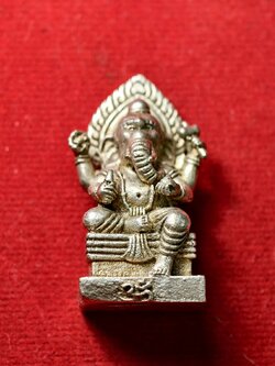 พระพิฆเนศ เทพเจ้าแห่งความสำเร็จ เนื้อเงินยวง (SKU-13617)