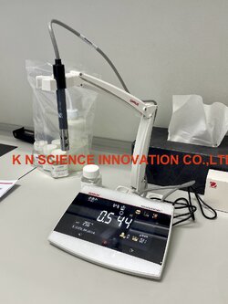 เครื่องวัดค่าการนำไฟฟ้า TDS แบบตั้งโต๊ะ Laboratory Conductivity Meter รุ่น AB33EC-F ยี่ห้อ Ohaus (U.S.A.) 30589829