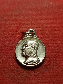 เหรียญพระอาจารย์ฝั้น อาจาโร วัดป่าอุดมสมพร จ.สกลนคร ปี 2521 (SKU-10547)