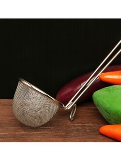 STR-54 กระชอนสเตนเลสแบบถี่ มีด้ามจับพร้อมขอเกี่ยว