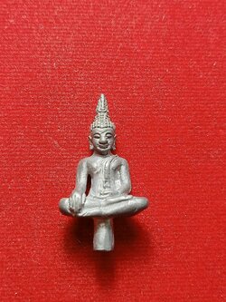 พระยอดธงหลวงพ่อคูณ วัดบ้านไร่ จ.นครราชสีมา รุ่นเสาร์ห้า (SKU-09835)