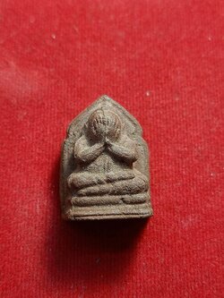 พระปิดตามหาลาภสารพัดนึก หลวงพ่อทิพย์ วัดโพธิ์ทอง เนื้อผง ปี 2517 จ.บุรีรัมย์(SKU-00830)