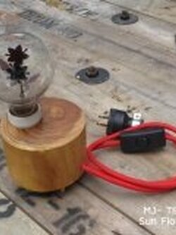 Citylightsโคมไฟตั้งโต๊ะ พร้อมหลอดไฟแฟนซีรูป " ดอกทานตะวันคู่ "