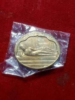 เหรียญพระนอนวัดโพธิ์ หลังภปร. ในหลวงครบ 5 รอบ ปี 2530 ซองเดิม (SKU-02315)