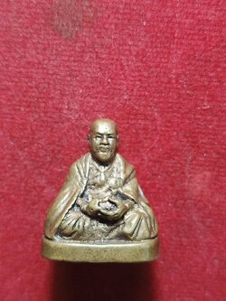 รูปหล่อหลวงปู่ฤาษีขี้เถ้า สำนักปฎิบัติธรรมบ้านแลง จ.ระยอง (SKU-12745)