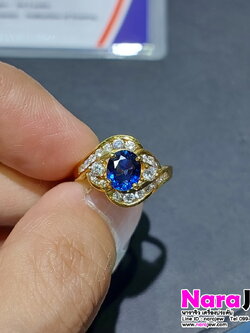 แหวนไพลิน ซีลอน ศรีลังกา ล้อมเพชรแท้ พร้อมใบเซอร์สถาบันพลอยฯ แหวนไพลินหลุดจำนำ