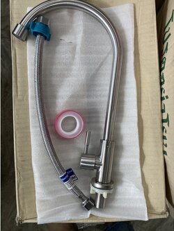 ก๊อกน้ำ สแตนเลสเกรด 304 สายน้ำดี ขนาดยาว 35 ซม. มีเทปพันเกลียวให้ด้วยค่ะ