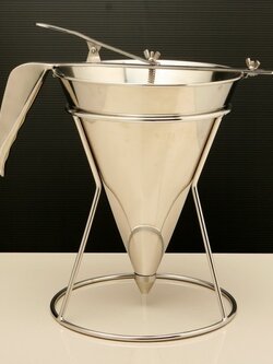 STR-51 กรวยหยอดของเหลวสเตนเลส พร้อมขาตั้ง