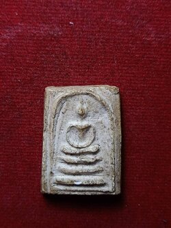 พระสมเด็จอาจารย์สุพจน์ วัดสุทัศน์ กทม. ปี 24กว่า เนื้อจัด (SKU-09163)