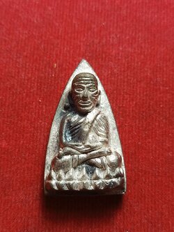 หลวงปู่ทวดหลังเตารีดหล่อโบราณวัดบวรนิเวศวิหาร เนื้อนวะโลหะแก่เงิน (SKU-09320)