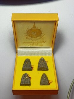 พระชุดหลวงปู่ทวด สามีราโม ตะกรุดทองคำ รุ่นรัตนรังสี ปี 2541 (4 องค์) อาจารย์นอง ปลุกเสก พร้อมกล่อง (SKU-09288)