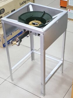 หัวเตาแม่ค้า หัวเร่ง KB5 พร้อมขาเหลี่ยมสูง มีบังลมในตัว ขนาด กว้าง 40 x ยาว 40 x สูง 68 ซม.