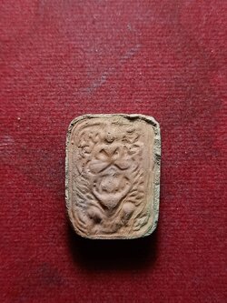 พระหลวงพ่อปาน พิมพ์ทรงครุฑ เนื้อดินเผาอุดผง หลวงพ่อฤาษีลิงดำ สร้างและปลุกเสก (SKU-07772)