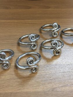 ส่งฟรี ห่วงรัดผ้าเช็ดปาก ลายก้นหอย 2 ด้าน 6 ชิ้น/ชุด NAPKIN RING # TWIN FISH รหัส NR-1