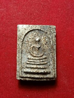 พระสมเด็จเผ่าศรียานนท์ พิมพ์ใหญ่ หลังตราโล่ตำรวจ(ตราแผ่นดิน) หลวงปู่นาค วัดอรุณราชวราราม (วัดแจ้ง) กทม. ผสมผงวัดระฆัง (SKU-08027)