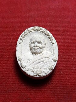 พระผงหลวงปู่บุญฤทธิ์ (จันทรสมบูรณ์) เทวดา ช่วยที เรียบร้อย ที่พักสงฆ์สวนทิพย์ จ.นนทบุรี (SKU-05709)