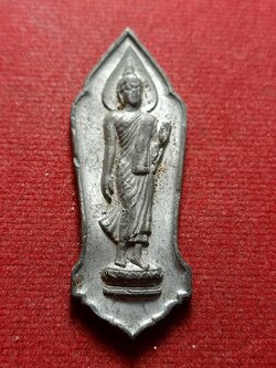 เหรียญพระ 25 พุทธศตวรรษ เนื้อชินตะกั่ว สร้างขึ้นในวโรกาสสำคัญฉลอง 25 พุทธศตวรรษ เมื่อปี พ.ศ.2500 (SKU-13135)