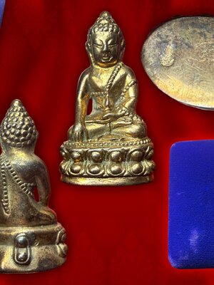 พระกริ่งฉลองพระชนมายุ 80 พรรษา สมเด็จพระสังฆราชเจ้า กรมหลวงวชิรญาณสังวร ปี2536 วัดบวรนิเวศ เนื้อนวะ สวยงาม กล่องครบชุดครับ พิธีมหาพุทธาภิเษกยิ่งใหญ่สุด ๆ โดยสมเด็จพระสังฆราชเจ้า กรมหลวงวชิรญาณสังวร วัดบวรนิเวศ ทรงเมตตาอธิฏฐานจิต พร้อมกับพระเกจิคณาจารย์ทั่