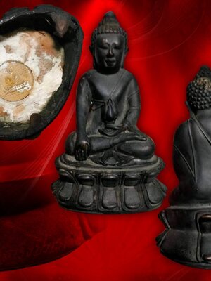 พระบูชาพระกริ่งปวเรศ สมเด็จพระญาณสังวร วัดบวรนิเวศวิหาร ขนาดหน้าตัก 3 นิ้ว ปี 2531 ใต้ฐานบรรจุมวลสารและพระสมเด็จญาณรังสี รุ่นแรก ปี 2531