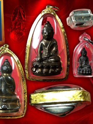 พระกริ่ง-พระชัยวัฒน์ ปวเรศ วัดบวรนิเวศ ปี 2530 เนื้อนวะ ที่ระลึกในหลวงรัชกาลที่ 9 ครบ 5 รอบ 60 พรรษา 5 ธันวาคม 2530